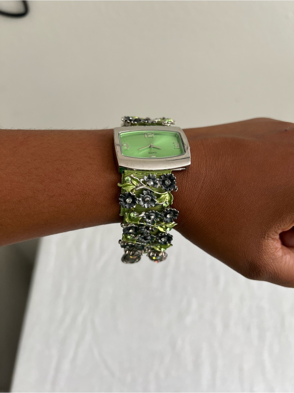 Vintage Y2K Green Floral Rhinestone Bracelet Watch - Picture 7 of 7